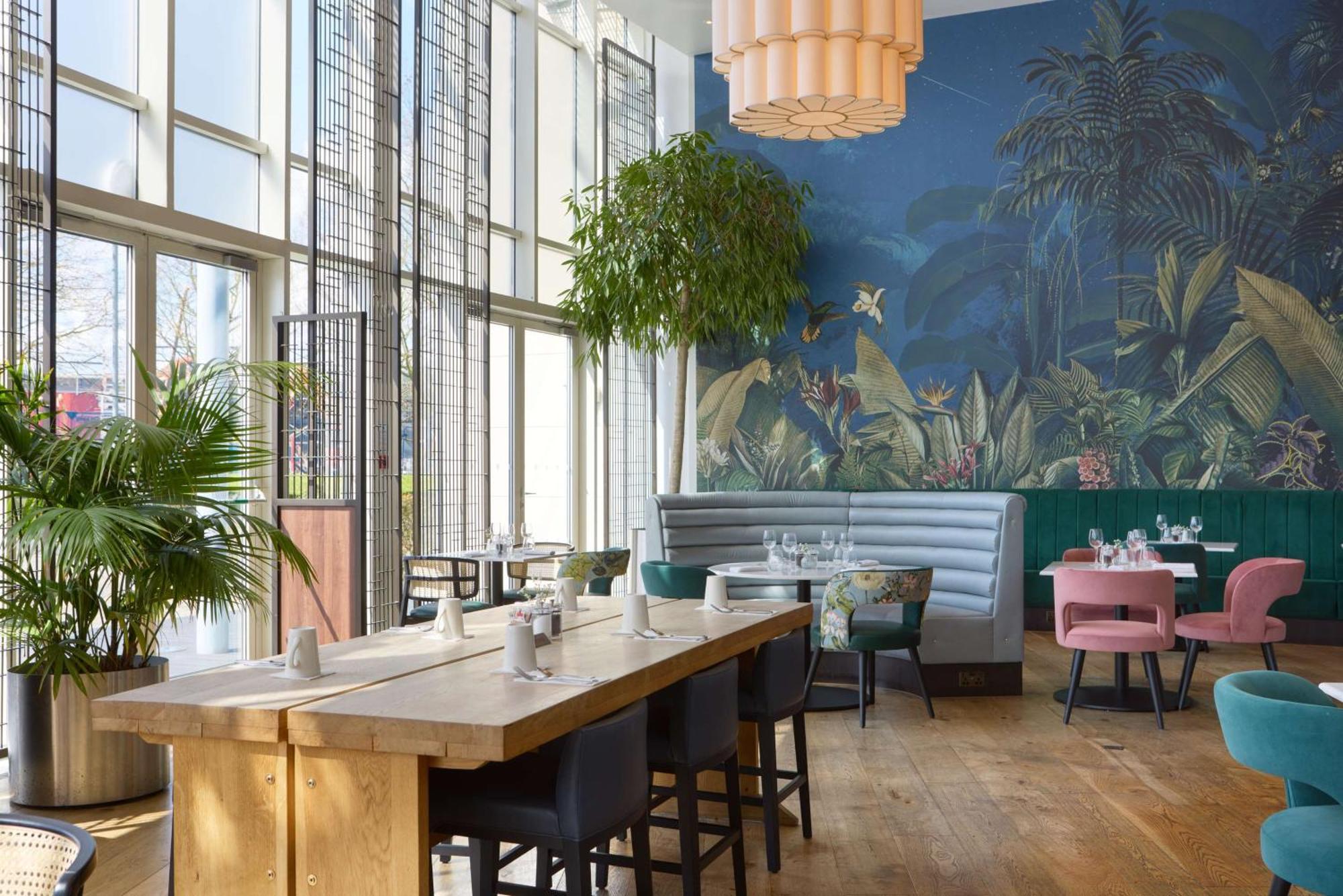 Doubletree By Hilton Excel Отель Лондон