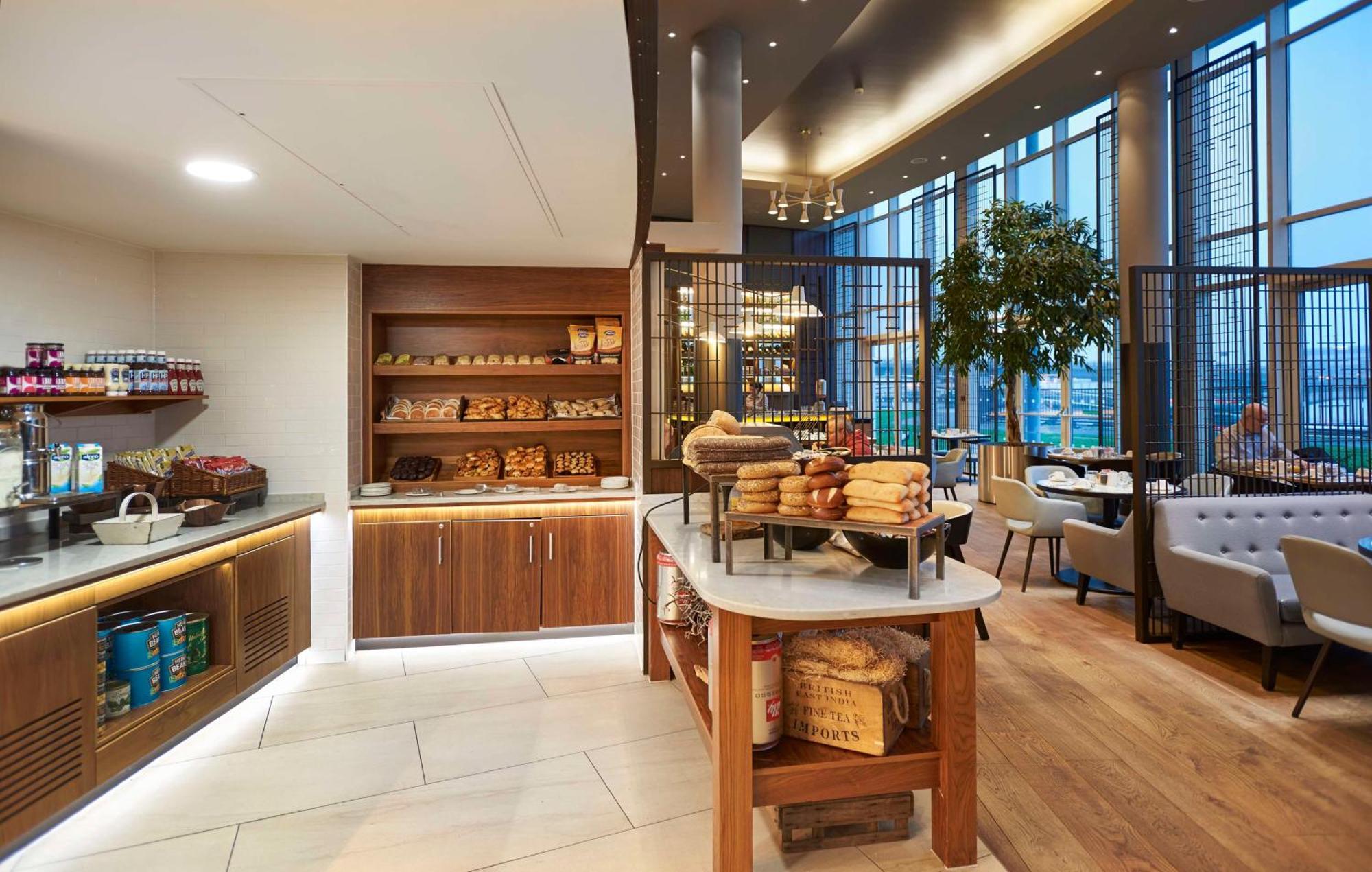 Doubletree By Hilton Excel Лондон